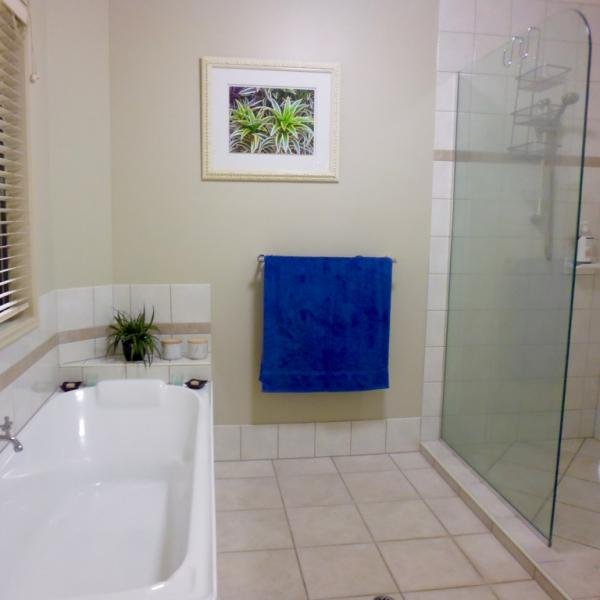 Sunshine Coast Private Retreat Bathroom